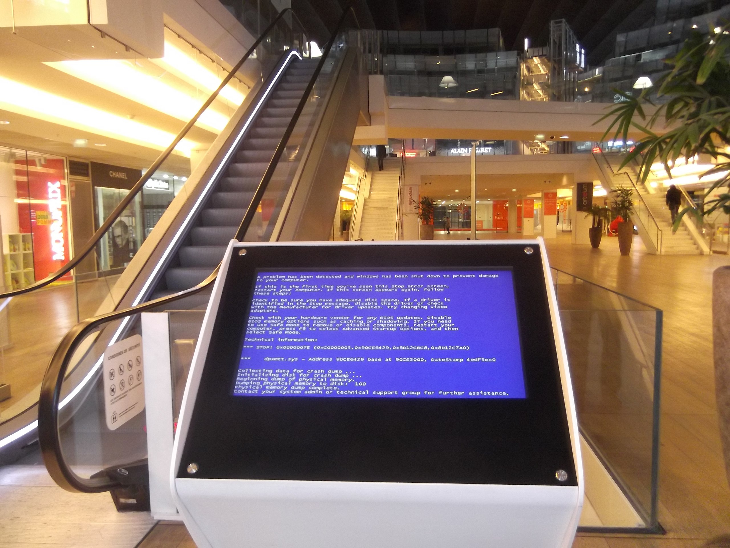 Picture of a BSOD in a public place